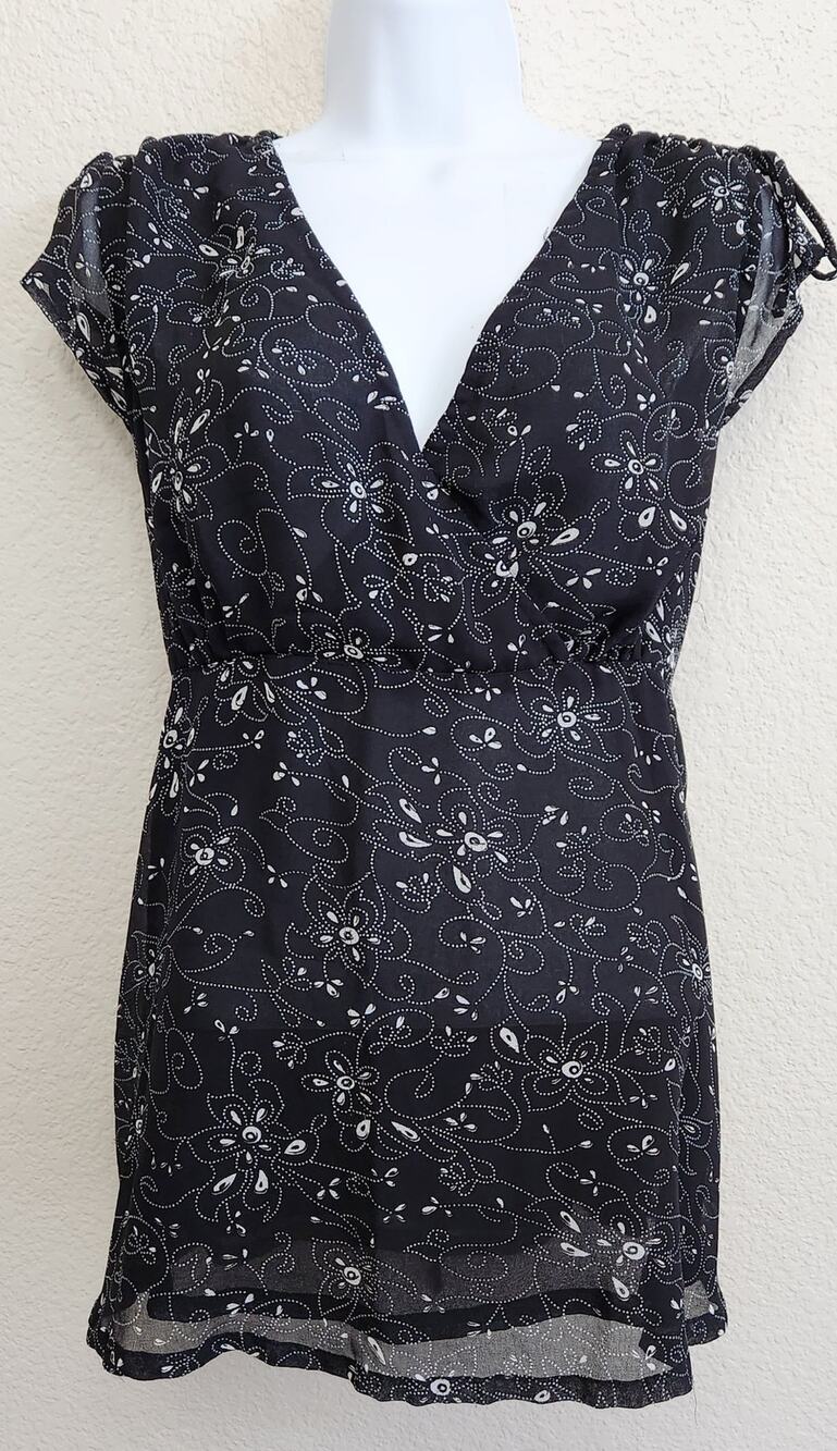 Oh! Mamma Black White Floral Maternity Top Large Short Cap Sleeves Lightweight